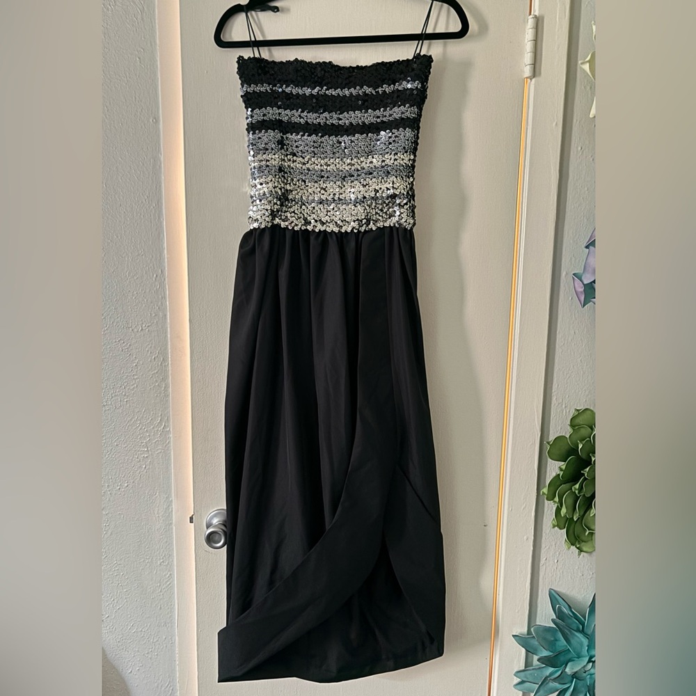 Vintage Lilli Diamon of California 1970s sequin tube dress with tulip hem